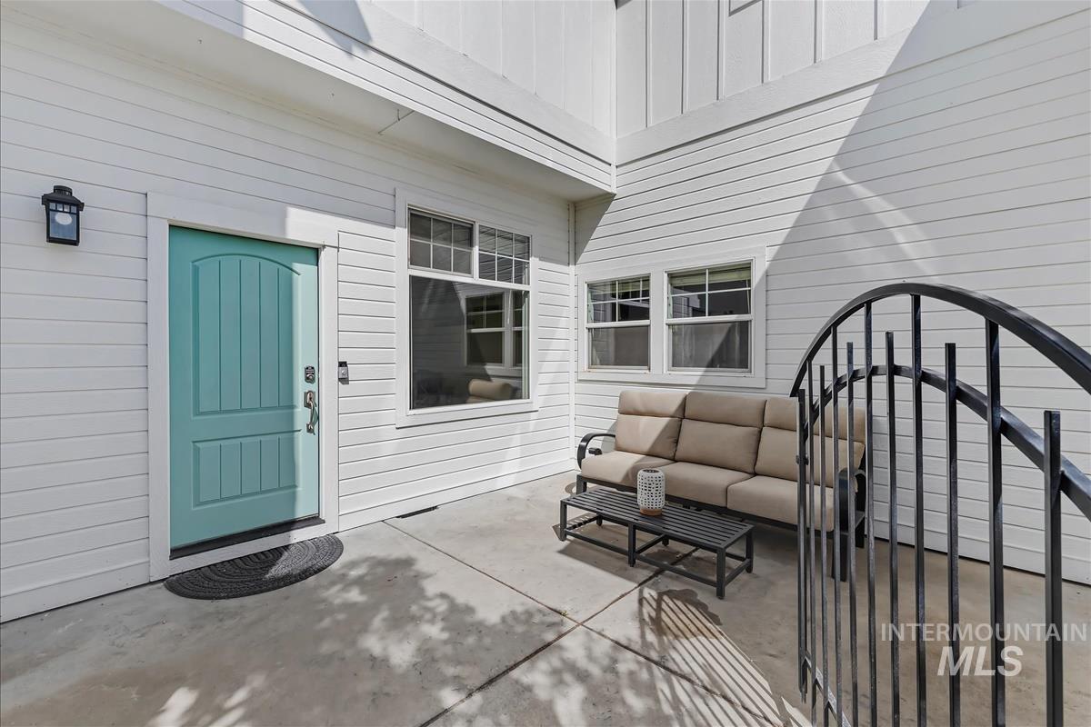 191 S Spring Lake Way, Star, Idaho 83669, 3 Bedrooms, 2.5 Bathrooms, Residential For Sale, Price $569,900,MLS 98979428