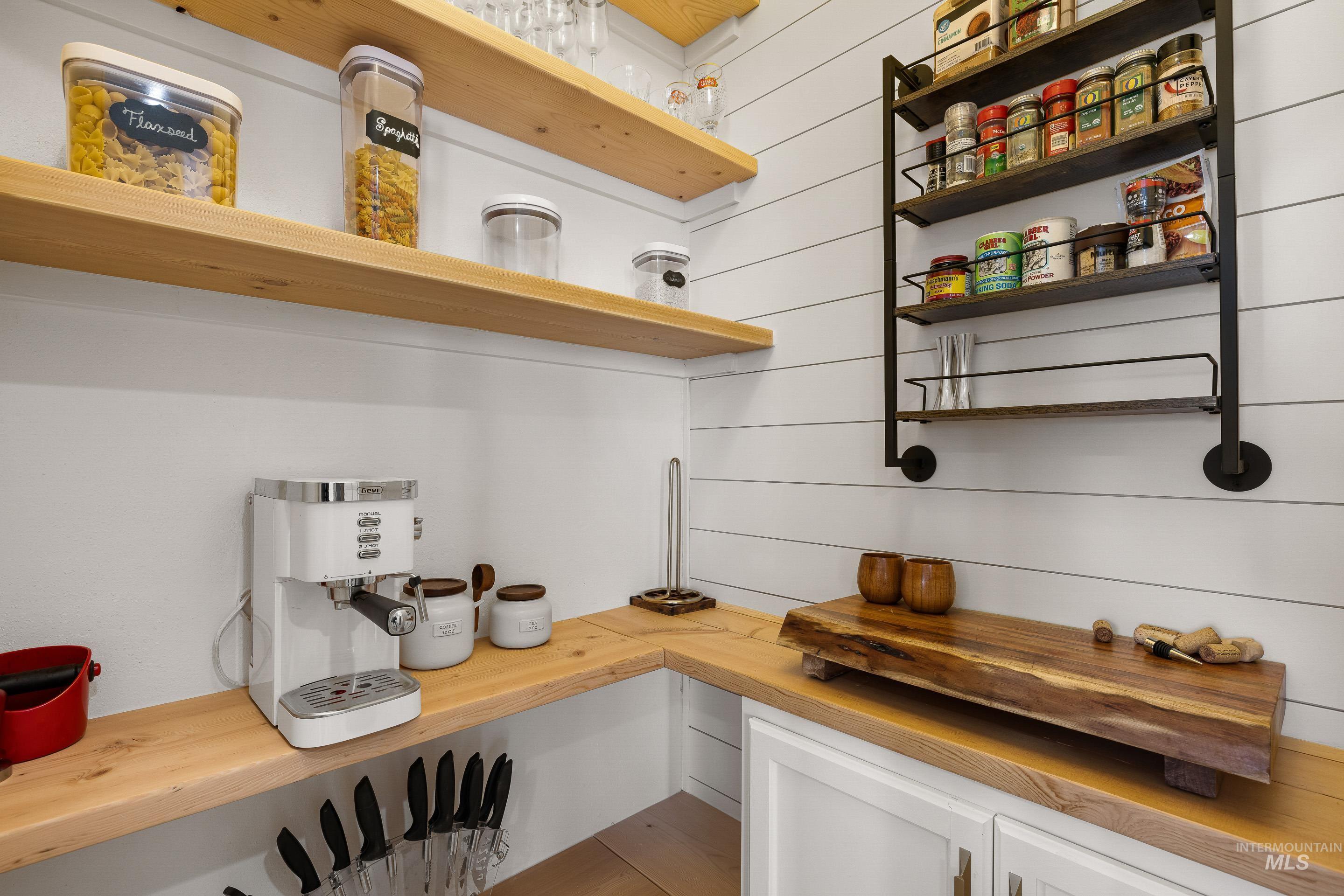 6286 E Gateway Ct, Boise, Idaho 83716, 4 Bedrooms, 3 Bathrooms, Residential For Sale, Price $724,900,MLS 98979431