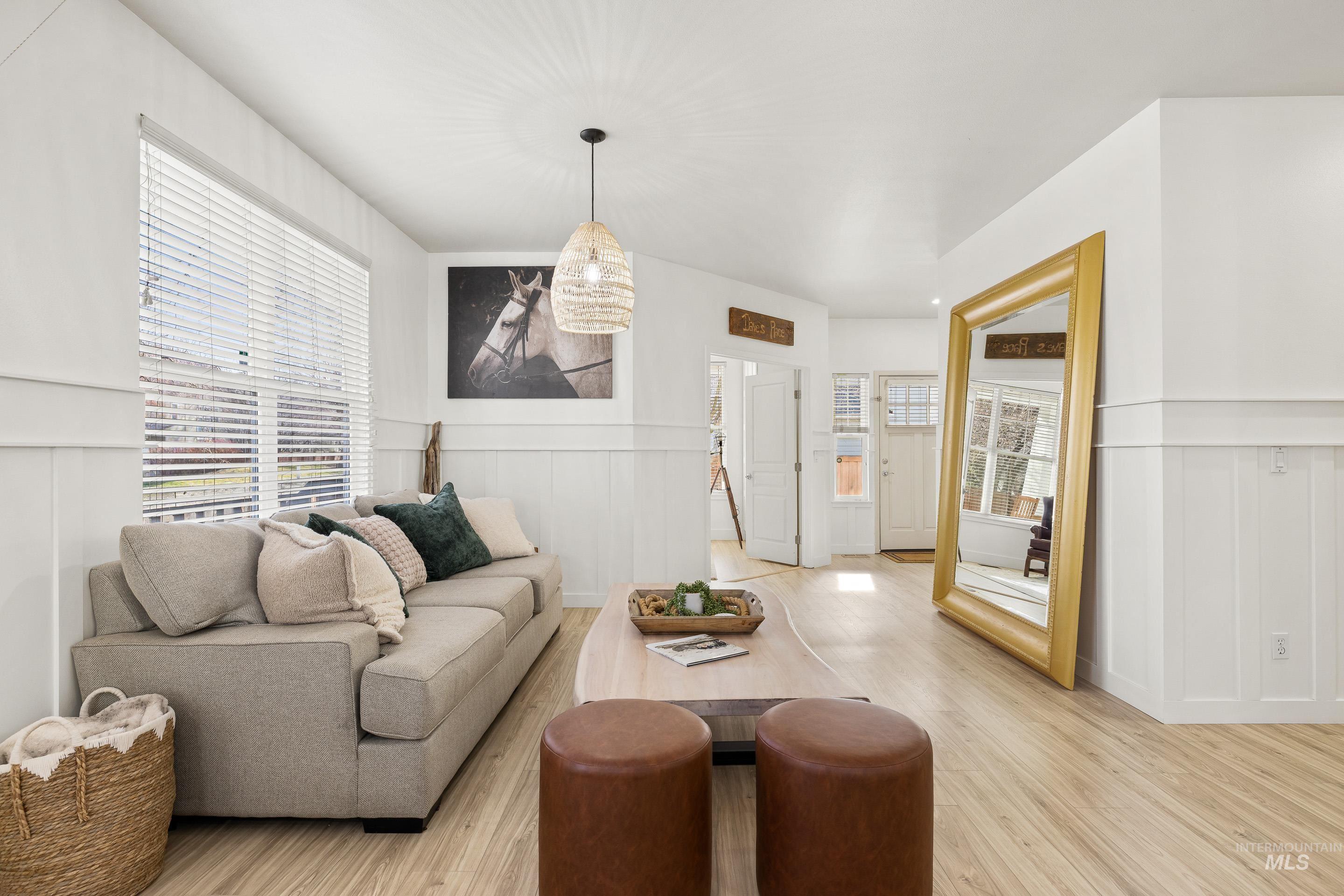 6286 E Gateway Ct, Boise, Idaho 83716, 4 Bedrooms, 3 Bathrooms, Residential For Sale, Price $724,900,MLS 98979431