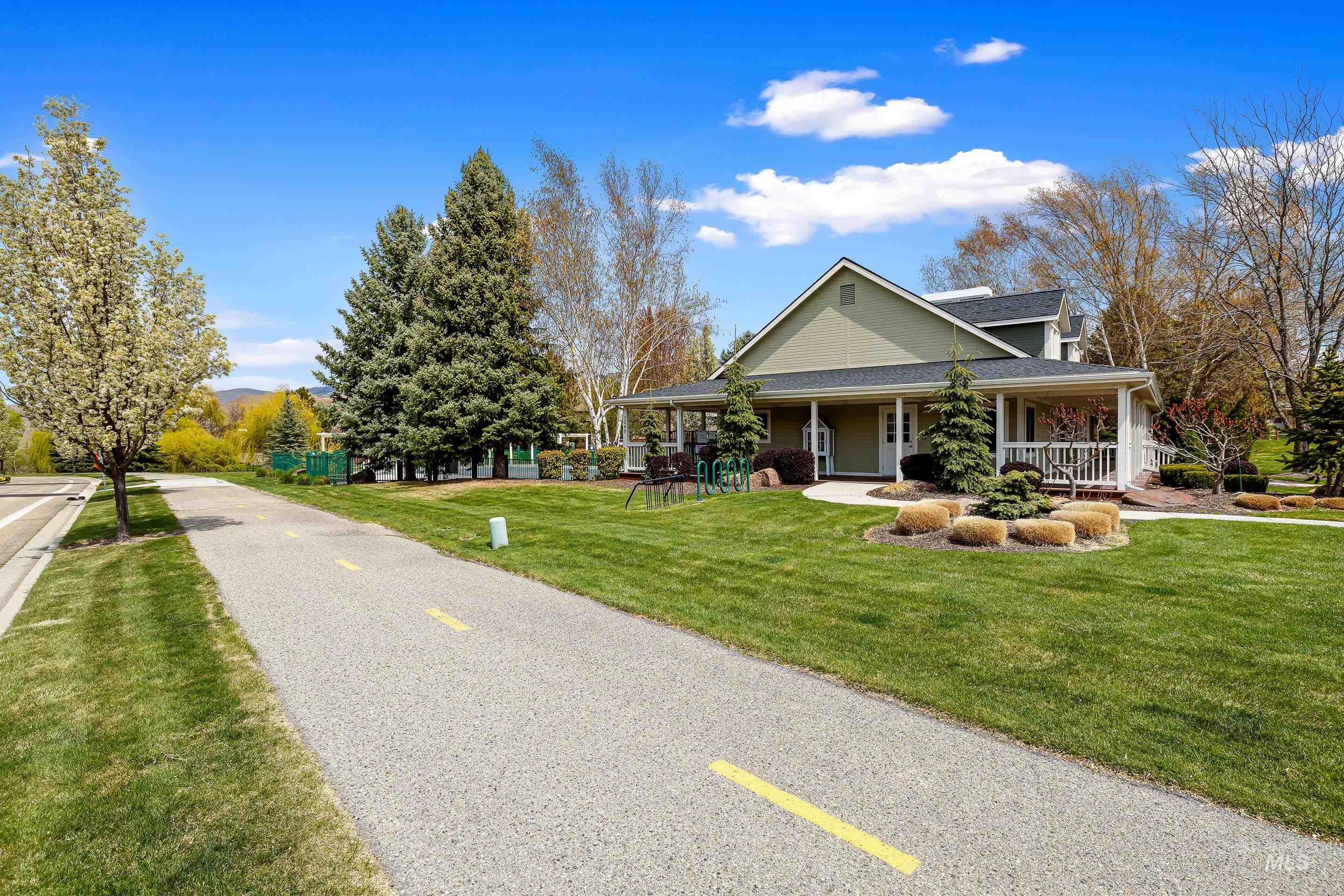 6286 E Gateway Ct, Boise, Idaho 83716, 4 Bedrooms, 3 Bathrooms, Residential For Sale, Price $724,900,MLS 98979431