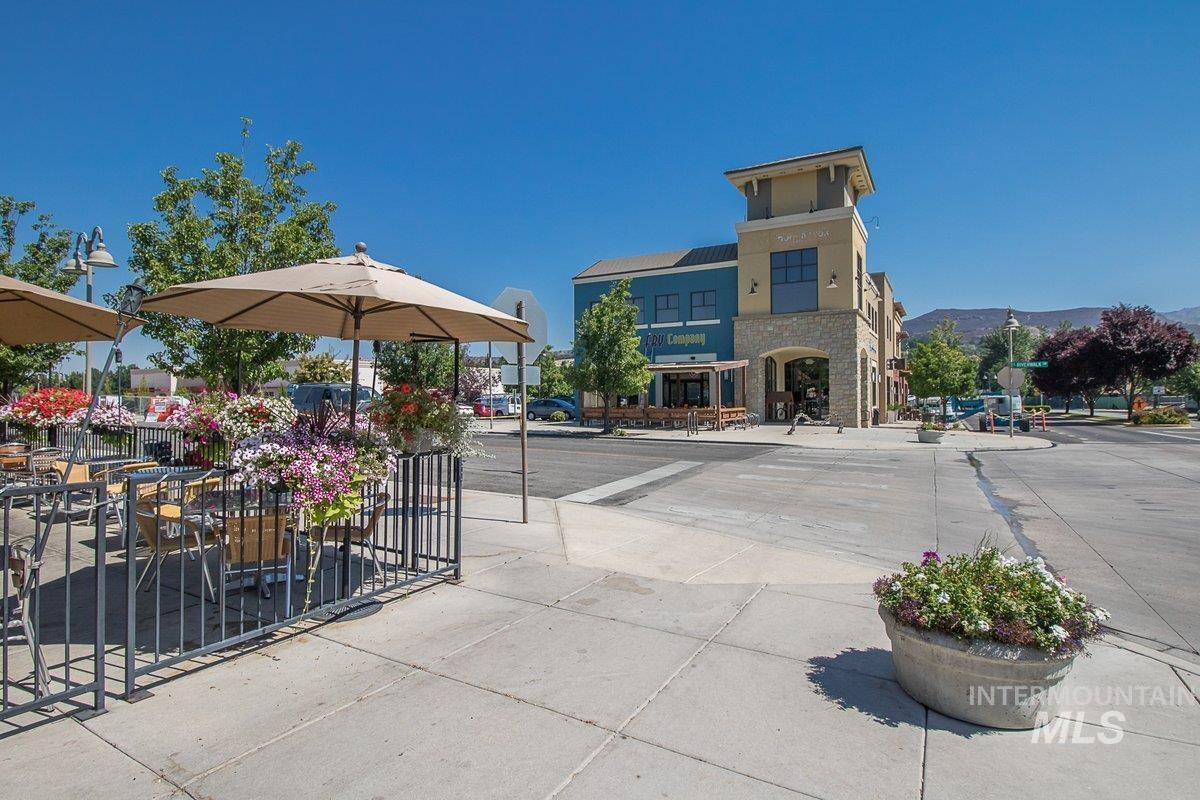 6286 E Gateway Ct, Boise, Idaho 83716, 4 Bedrooms, 3 Bathrooms, Residential For Sale, Price $724,900,MLS 98979431