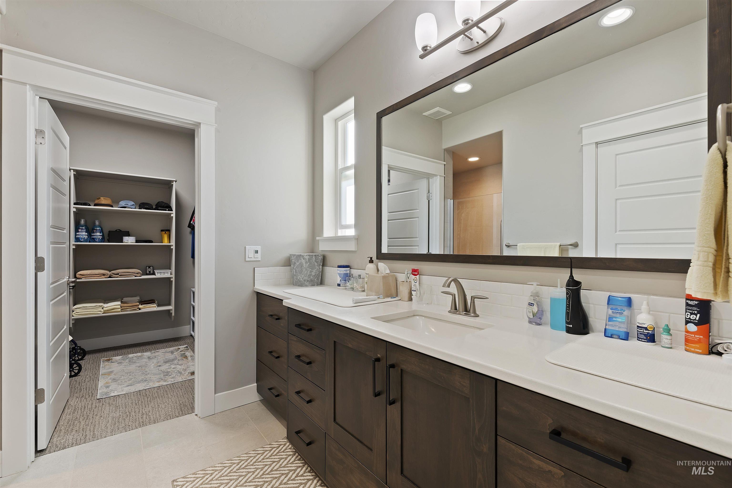 3581 E Kalinga Ln, Meridian, Idaho 83642, 2 Bedrooms, 2.5 Bathrooms, Residential For Sale, Price $675,000,MLS 98979433