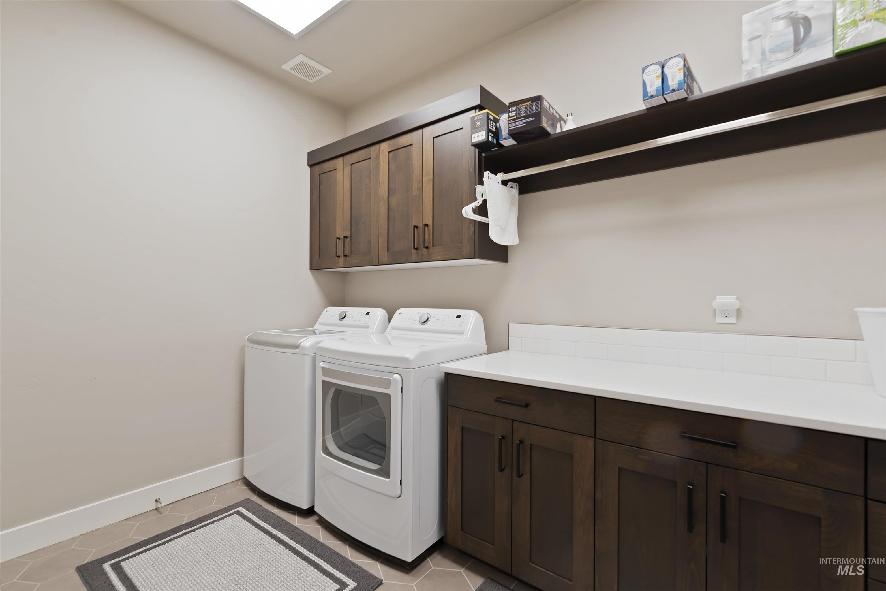 3581 E Kalinga Ln, Meridian, Idaho 83642, 2 Bedrooms, 2.5 Bathrooms, Residential For Sale, Price $675,000,MLS 98979433