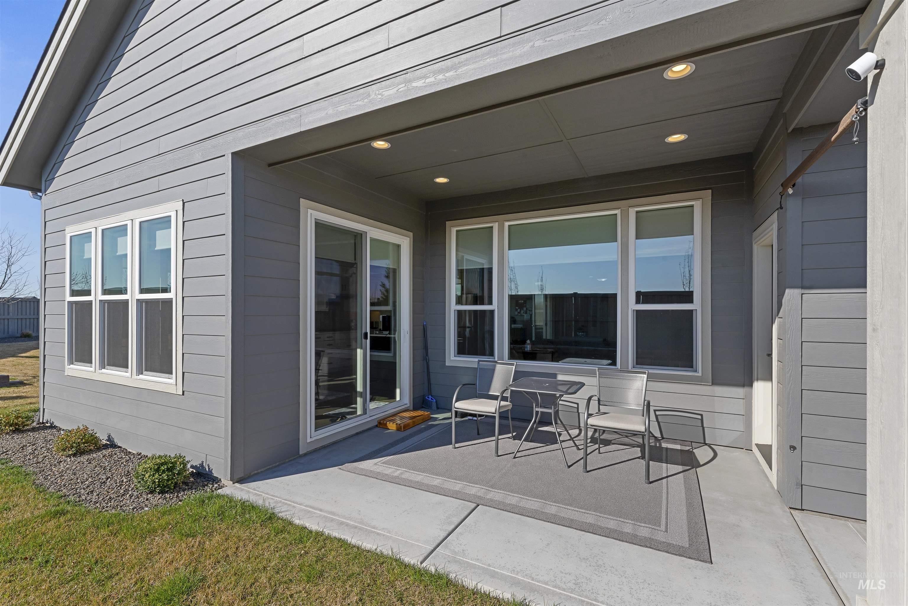 3581 E Kalinga Ln, Meridian, Idaho 83642, 2 Bedrooms, 2.5 Bathrooms, Residential For Sale, Price $675,000,MLS 98979433