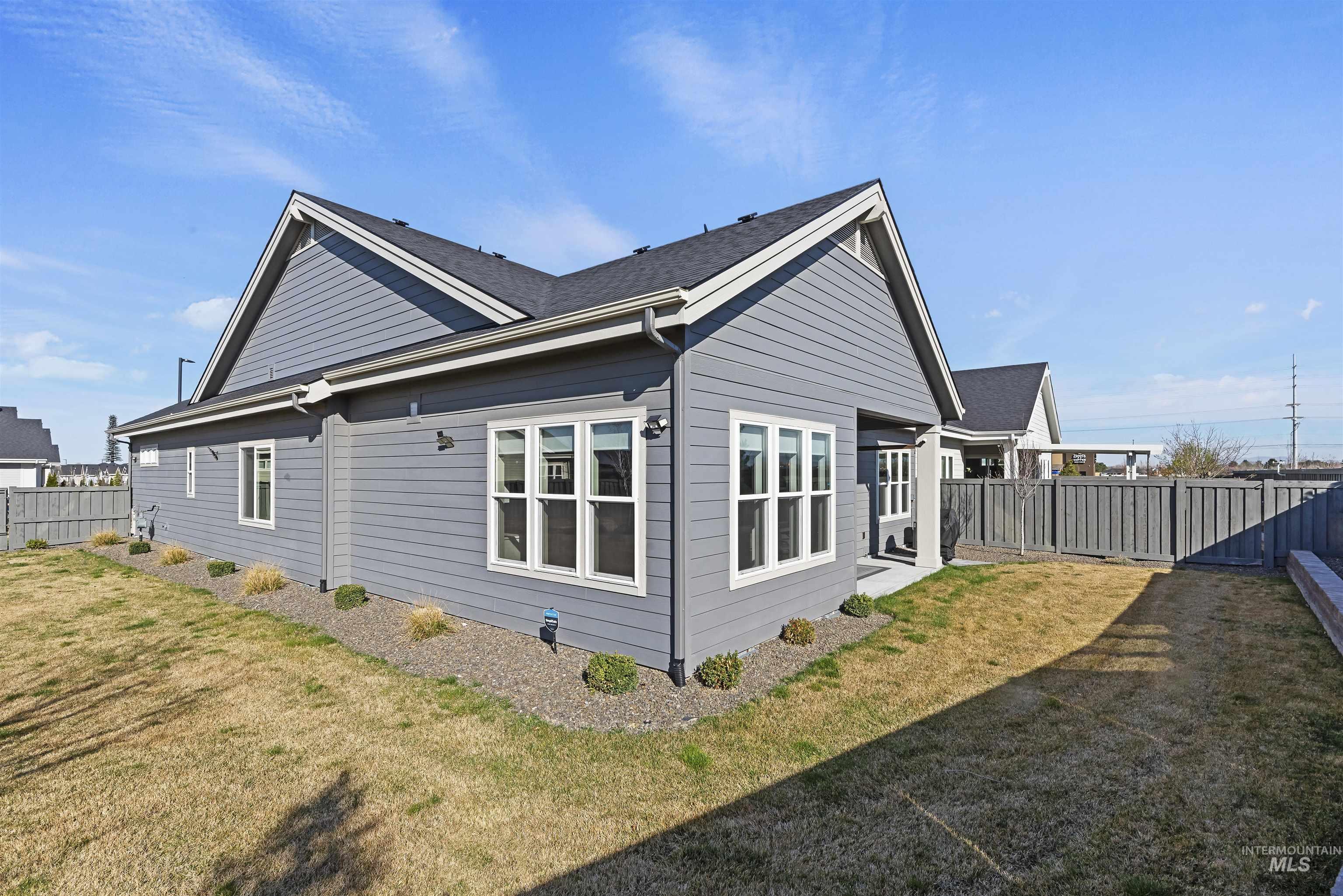 3581 E Kalinga Ln, Meridian, Idaho 83642, 2 Bedrooms, 2.5 Bathrooms, Residential For Sale, Price $675,000,MLS 98979433