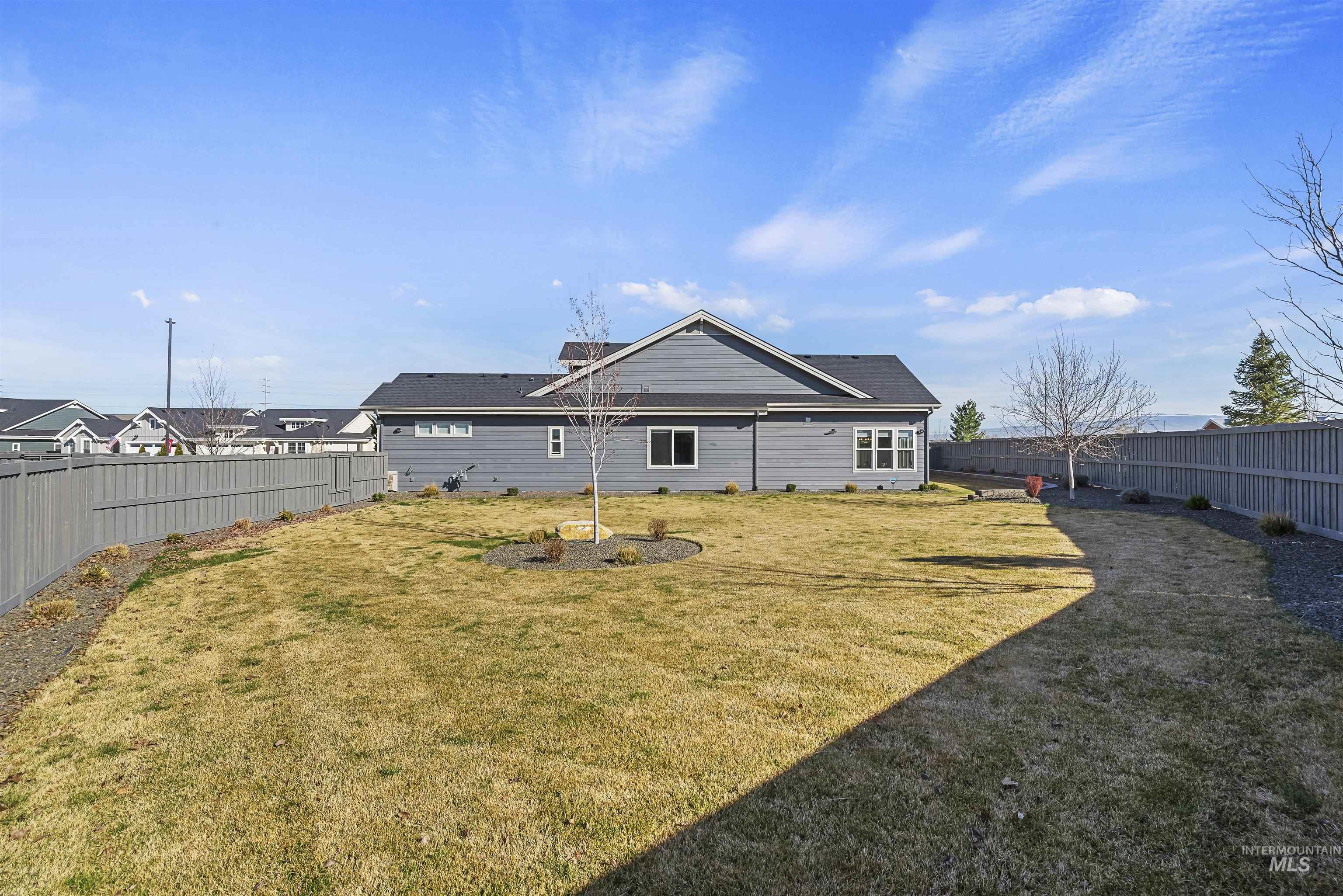 3581 E Kalinga Ln, Meridian, Idaho 83642, 2 Bedrooms, 2.5 Bathrooms, Residential For Sale, Price $675,000,MLS 98979433