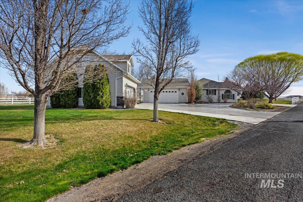 1624 Sunflower Lane, Twin Falls, Idaho 83301, 4 Bedrooms, 3.5 Bathrooms, Residential For Sale, Price $699,000,MLS 98979435