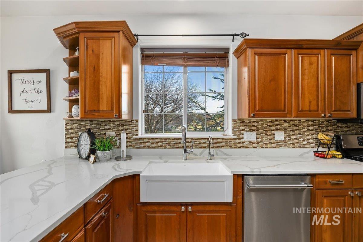 1624 Sunflower Lane, Twin Falls, Idaho 83301, 4 Bedrooms, 3.5 Bathrooms, Residential For Sale, Price $699,000,MLS 98979435