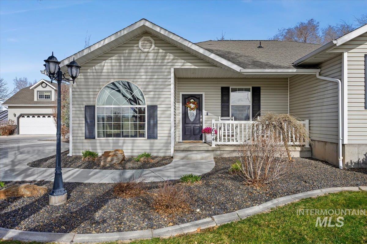 1624 Sunflower Lane, Twin Falls, Idaho 83301, 4 Bedrooms, 3.5 Bathrooms, Residential For Sale, Price $699,000,MLS 98979435
