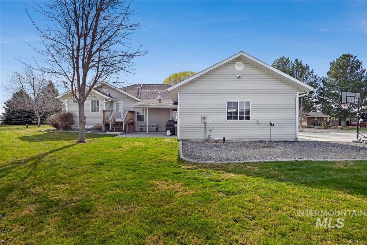 1624 Sunflower Lane, Twin Falls, Idaho 83301, 4 Bedrooms, 3.5 Bathrooms, Residential For Sale, Price $699,000,MLS 98979435