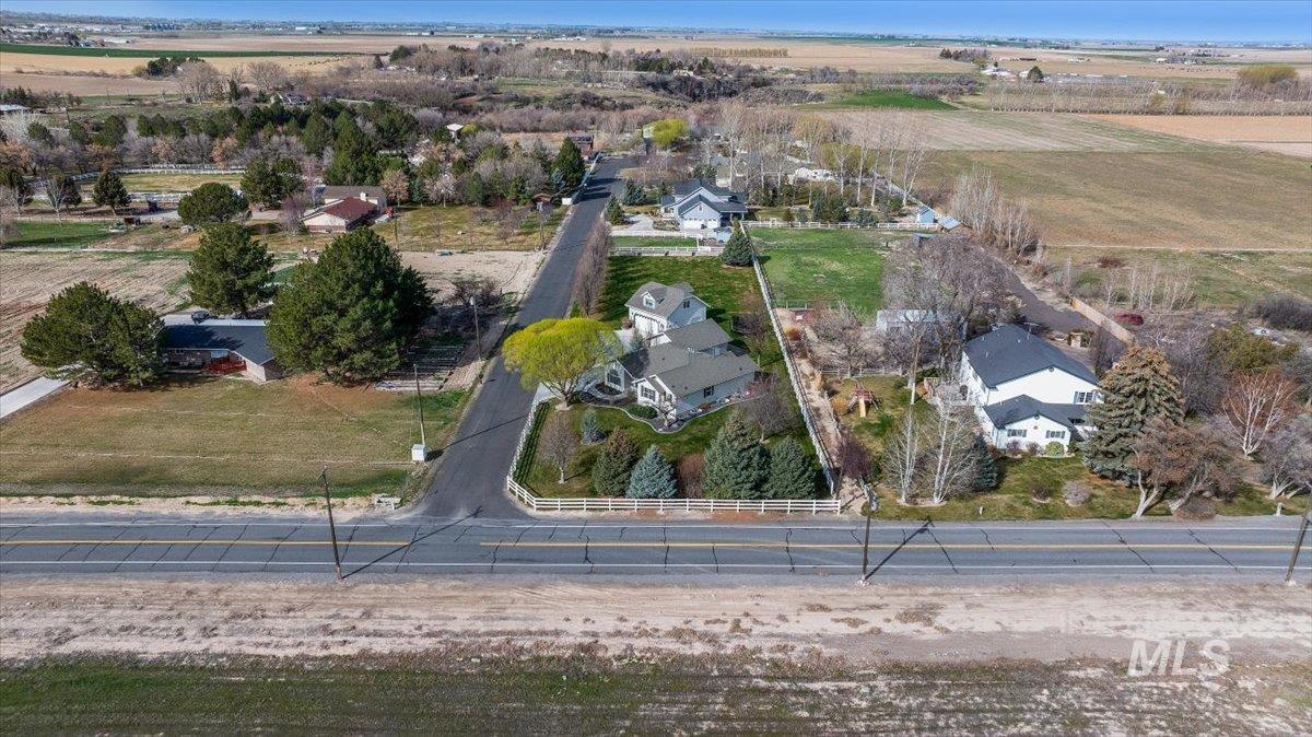 1624 Sunflower Lane, Twin Falls, Idaho 83301, 4 Bedrooms, 3.5 Bathrooms, Residential For Sale, Price $699,000,MLS 98979435