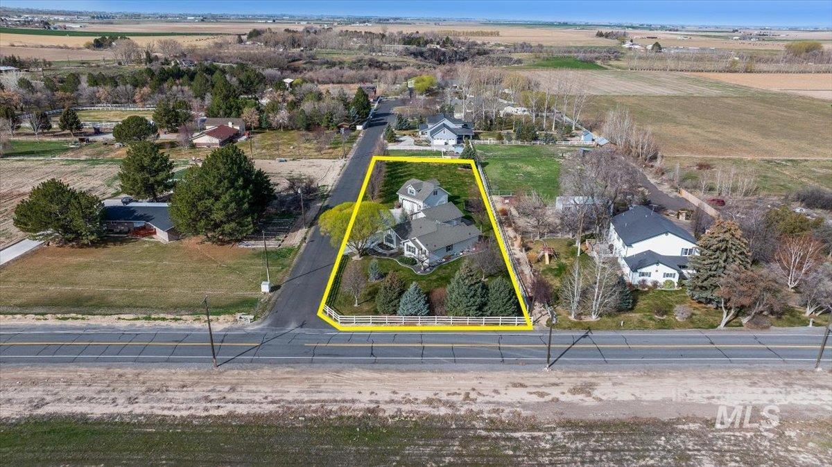 1624 Sunflower Lane, Twin Falls, Idaho 83301, 4 Bedrooms, 3.5 Bathrooms, Residential For Sale, Price $699,000,MLS 98979435