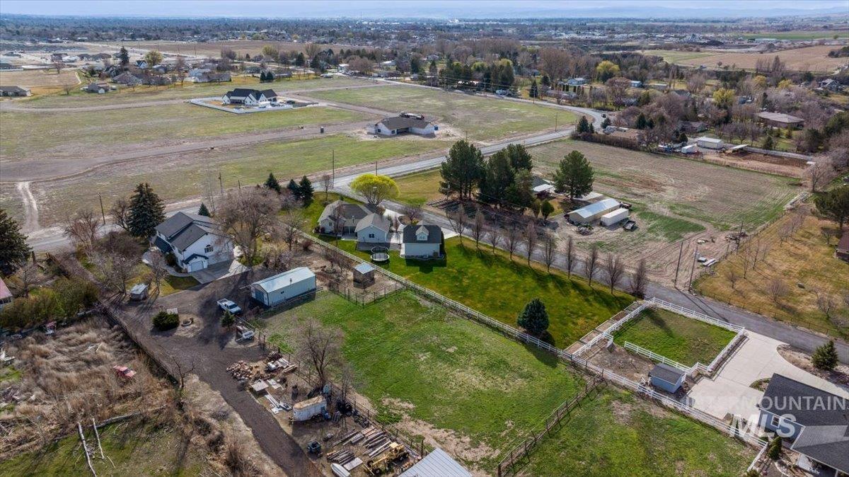 1624 Sunflower Lane, Twin Falls, Idaho 83301, 4 Bedrooms, 3.5 Bathrooms, Residential For Sale, Price $699,000,MLS 98979435