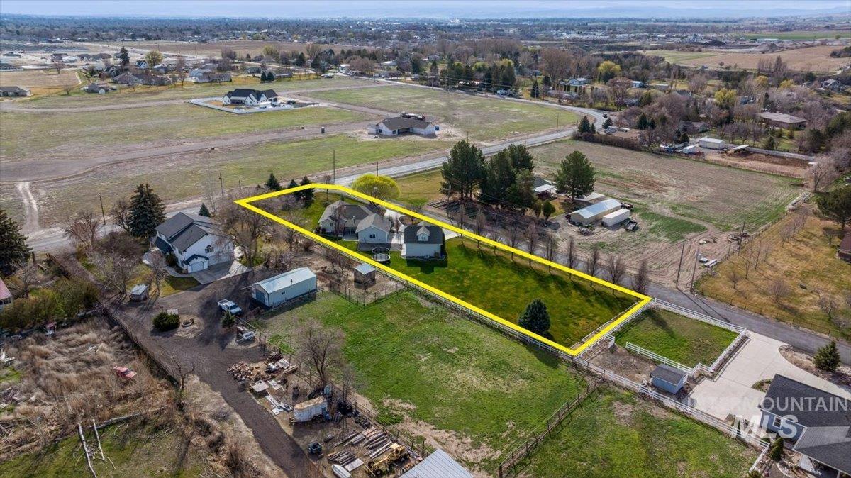 1624 Sunflower Lane, Twin Falls, Idaho 83301, 4 Bedrooms, 3.5 Bathrooms, Residential For Sale, Price $699,000,MLS 98979435