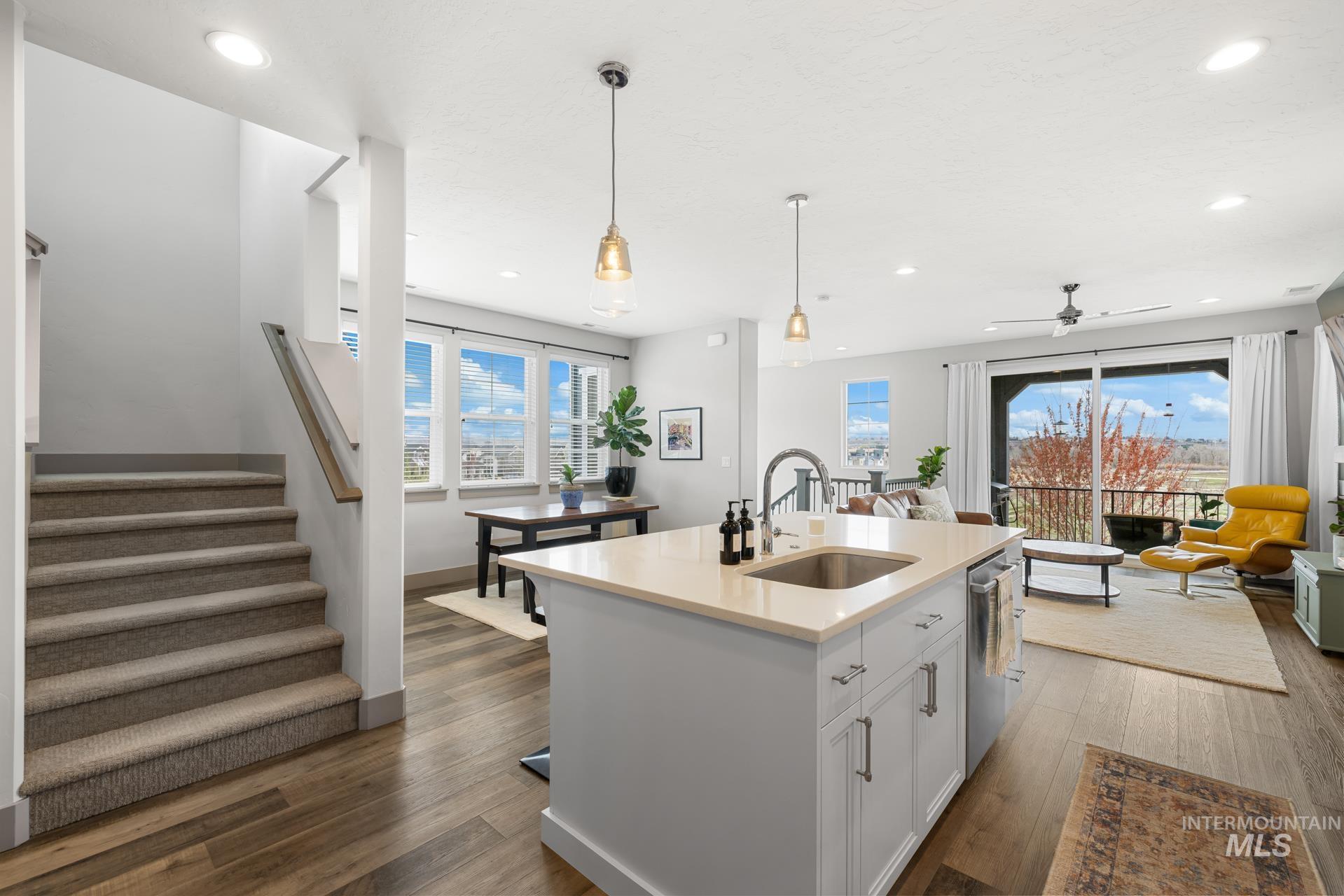 4198 E Wolf Tree St, Boise, Idaho 83716, 3 Bedrooms, 3.5 Bathrooms, Residential For Sale, Price $655,000,MLS 98979441