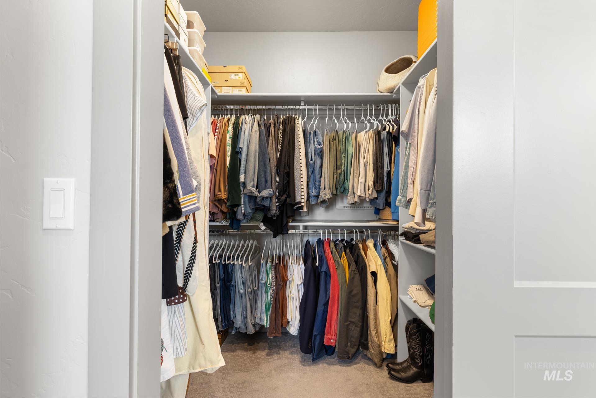 4198 E Wolf Tree St, Boise, Idaho 83716, 3 Bedrooms, 3.5 Bathrooms, Residential For Sale, Price $655,000,MLS 98979441