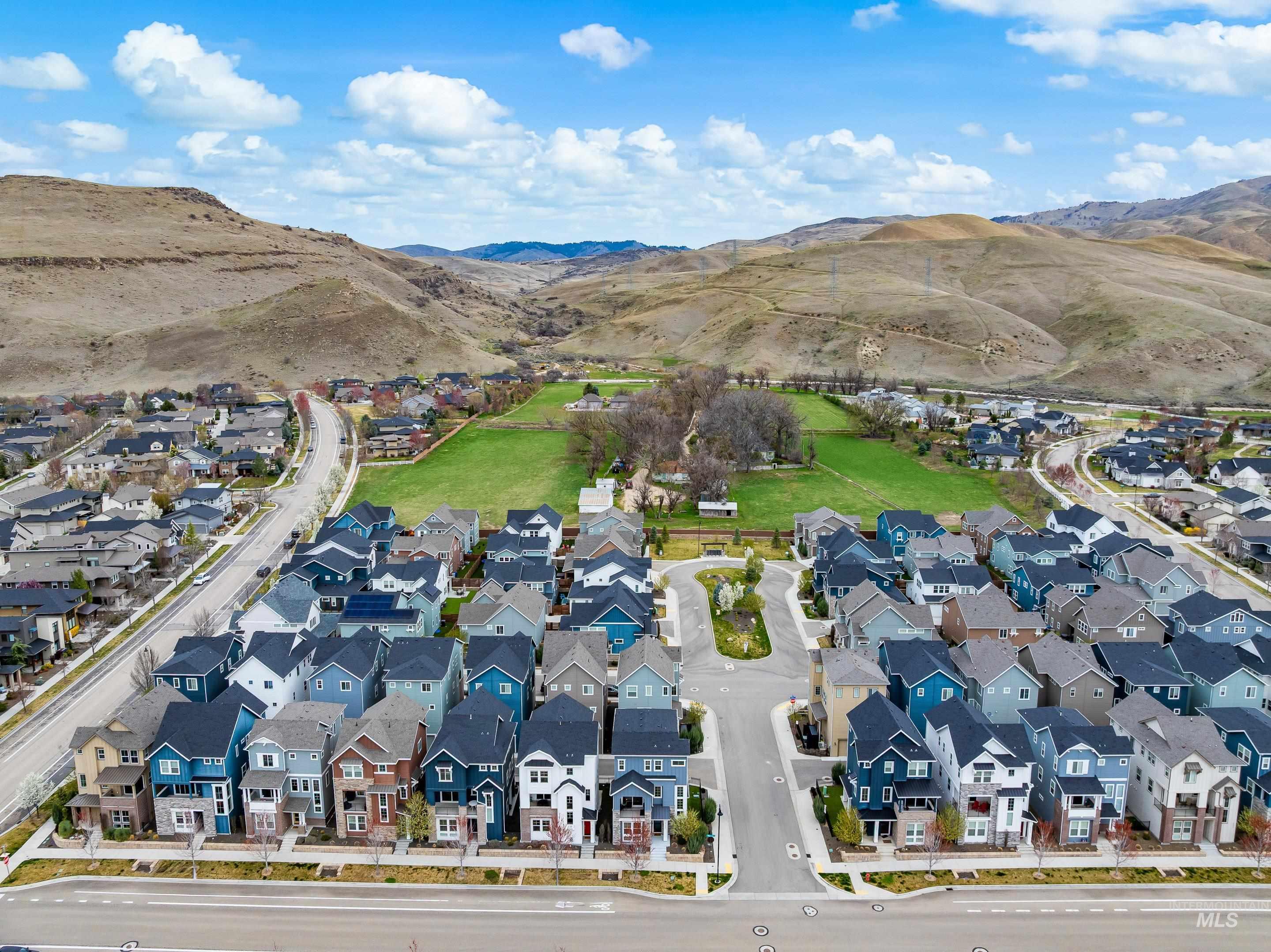 4198 E Wolf Tree St, Boise, Idaho 83716, 3 Bedrooms, 3.5 Bathrooms, Residential For Sale, Price $655,000,MLS 98979441