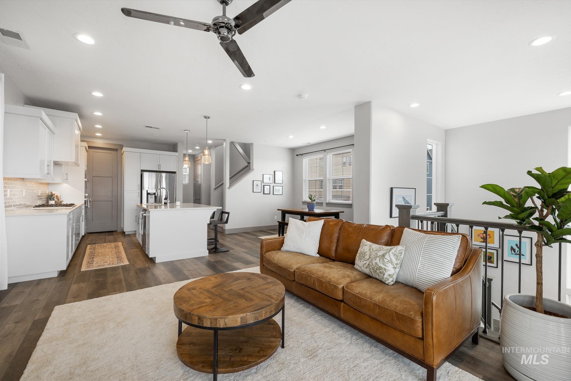 4198 E Wolf Tree St, Boise, Idaho 83716, 3 Bedrooms, 3.5 Bathrooms, Residential For Sale, Price $655,000,MLS 98979441