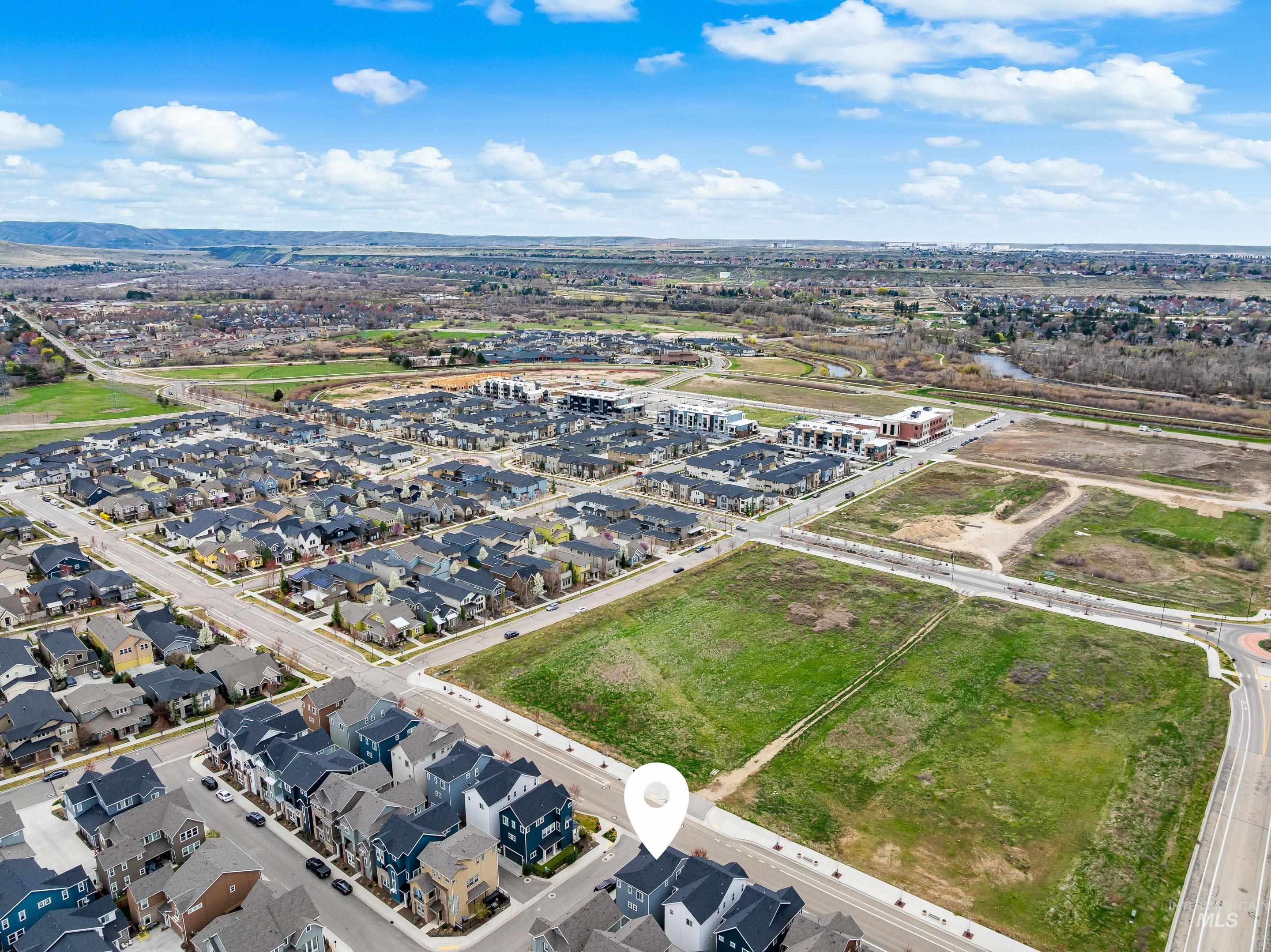 4198 E Wolf Tree St, Boise, Idaho 83716, 3 Bedrooms, 3.5 Bathrooms, Residential For Sale, Price $655,000,MLS 98979441