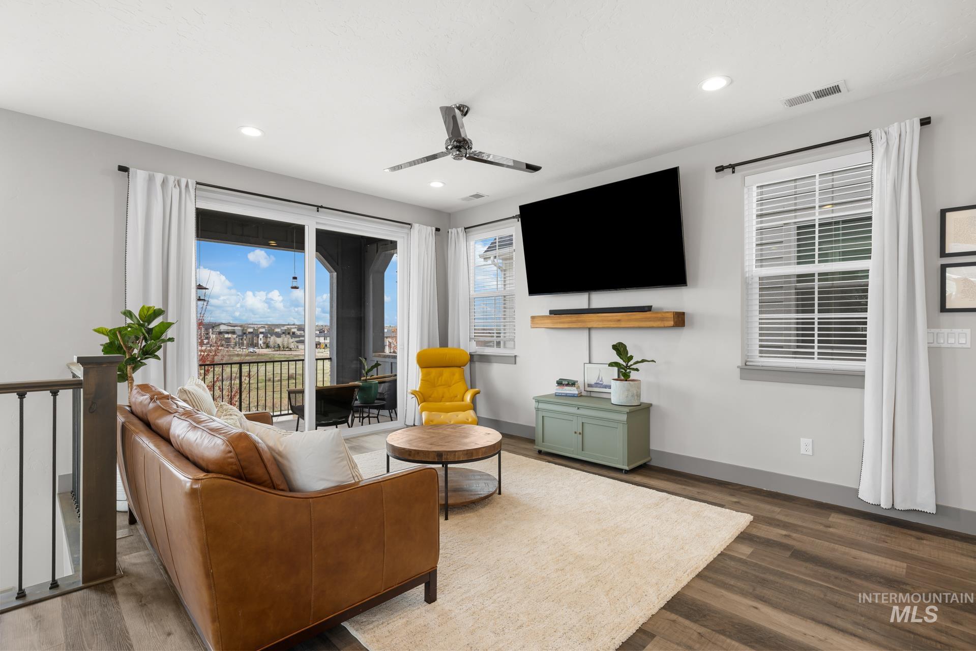 4198 E Wolf Tree St, Boise, Idaho 83716, 3 Bedrooms, 3.5 Bathrooms, Residential For Sale, Price $655,000,MLS 98979441