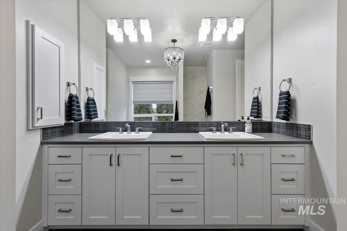 4512 W Star Hollow Court, Meridian, Idaho 83646, 4 Bedrooms, 3.5 Bathrooms, Residential For Sale, Price $1,150,000,MLS 98979442