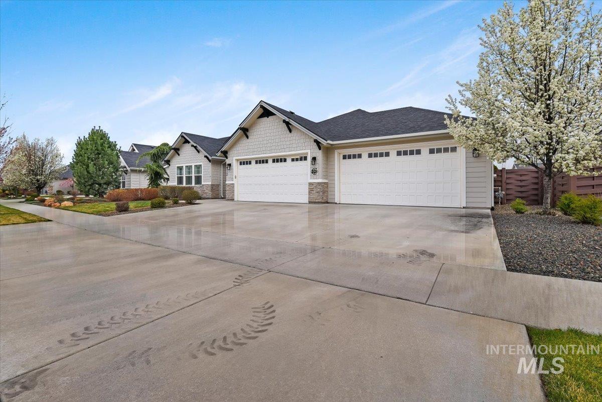4512 W Star Hollow Court, Meridian, Idaho 83646, 4 Bedrooms, 3.5 Bathrooms, Residential For Sale, Price $1,150,000,MLS 98979442