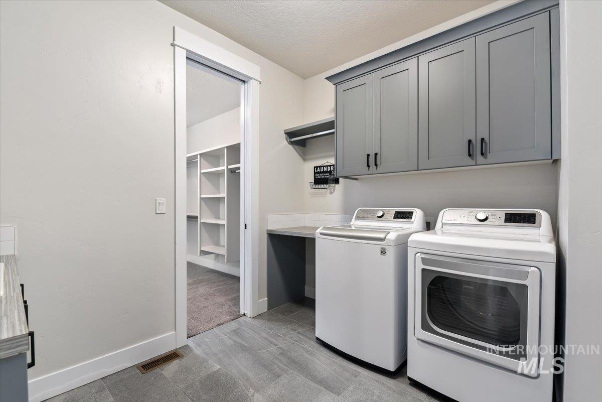 4512 W Star Hollow Court, Meridian, Idaho 83646, 4 Bedrooms, 3.5 Bathrooms, Residential For Sale, Price $1,150,000,MLS 98979442