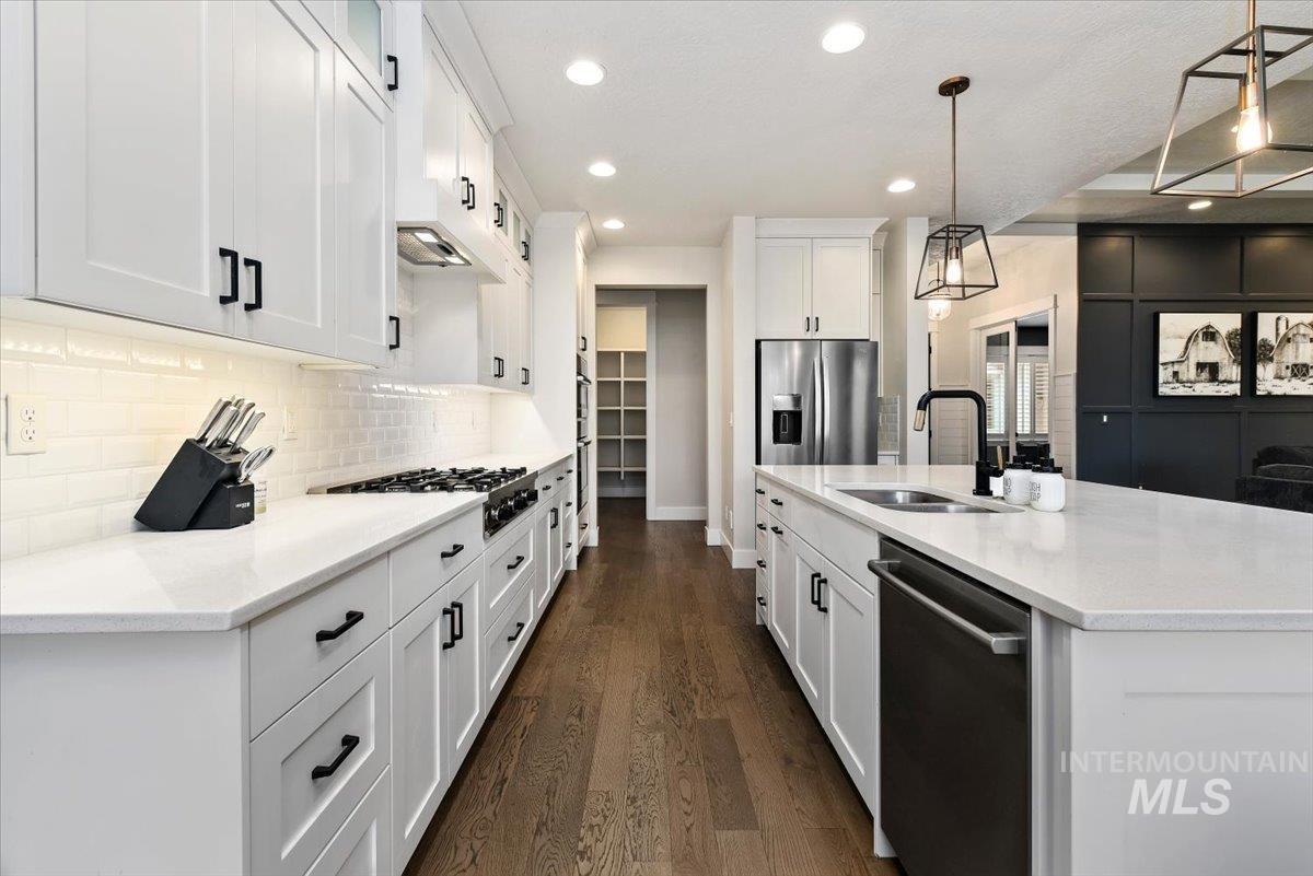 4512 W Star Hollow Court, Meridian, Idaho 83646, 4 Bedrooms, 3.5 Bathrooms, Residential For Sale, Price $1,150,000,MLS 98979442