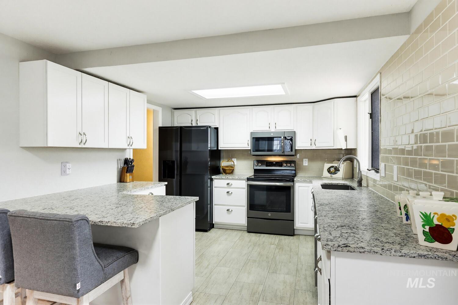 9160 W Austin St, Garden City, Idaho 83714-1508, 4 Bedrooms, 3 Bathrooms, Residential For Sale, Price $465,000,MLS 98979443