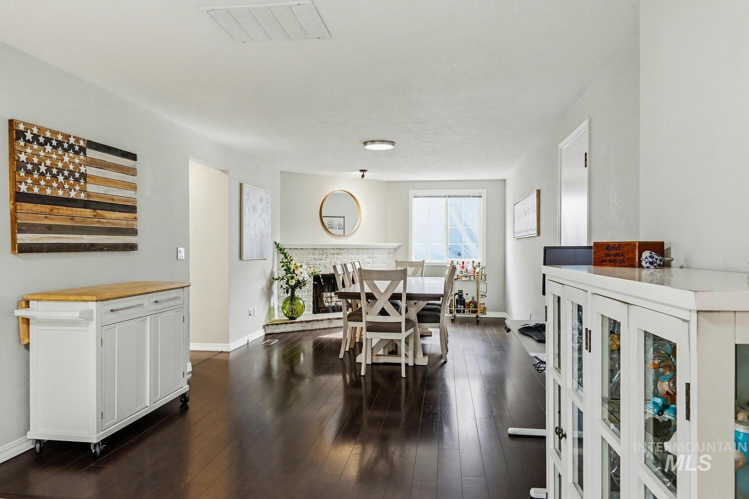 9160 W Austin St, Garden City, Idaho 83714-1508, 4 Bedrooms, 3 Bathrooms, Residential For Sale, Price $465,000,MLS 98979443