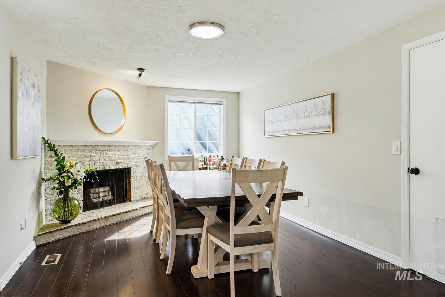 9160 W Austin St, Garden City, Idaho 83714-1508, 4 Bedrooms, 3 Bathrooms, Residential For Sale, Price $465,000,MLS 98979443