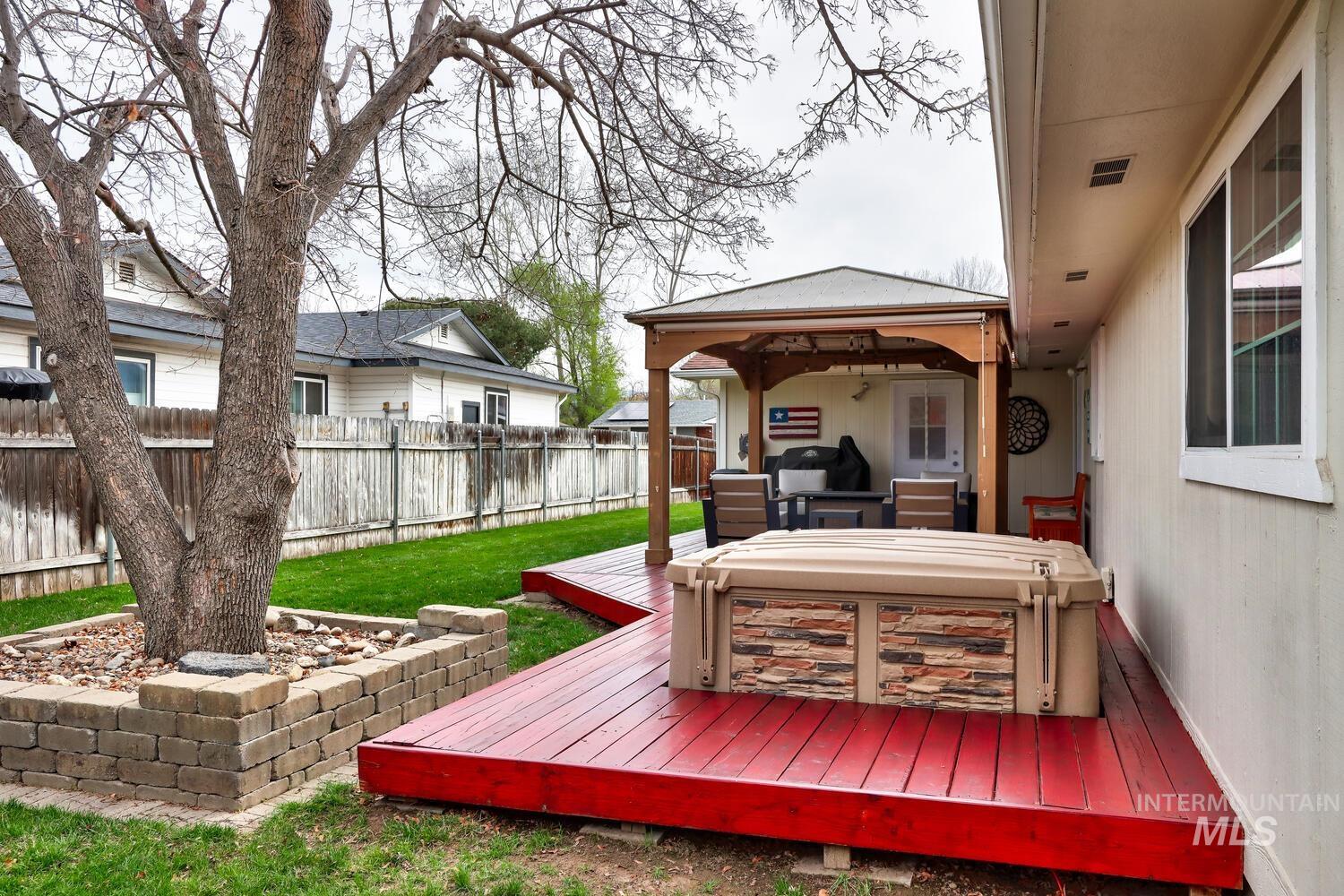 9160 W Austin St, Garden City, Idaho 83714-1508, 4 Bedrooms, 3 Bathrooms, Residential For Sale, Price $465,000,MLS 98979443