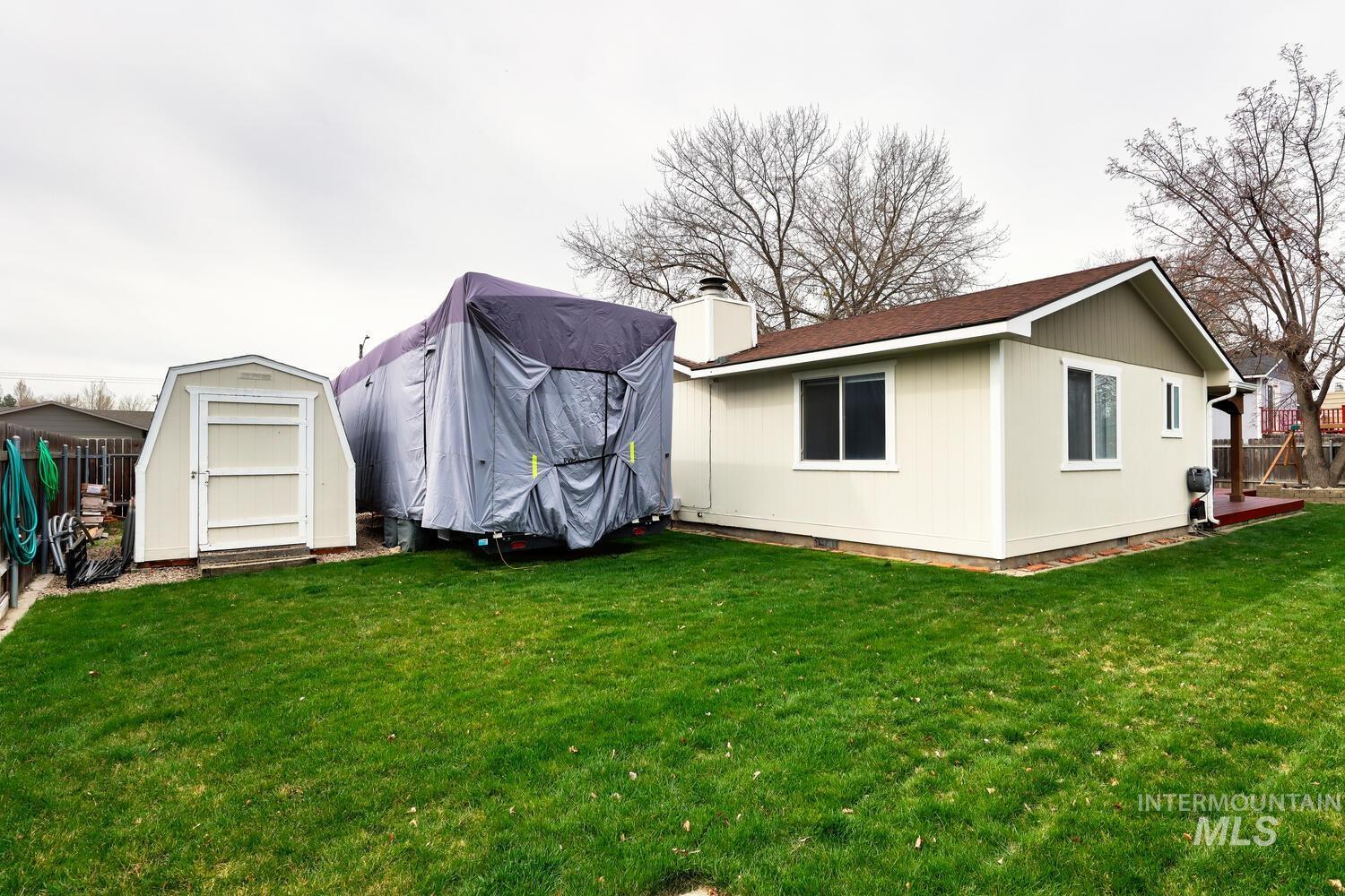 9160 W Austin St, Garden City, Idaho 83714-1508, 4 Bedrooms, 3 Bathrooms, Residential For Sale, Price $465,000,MLS 98979443