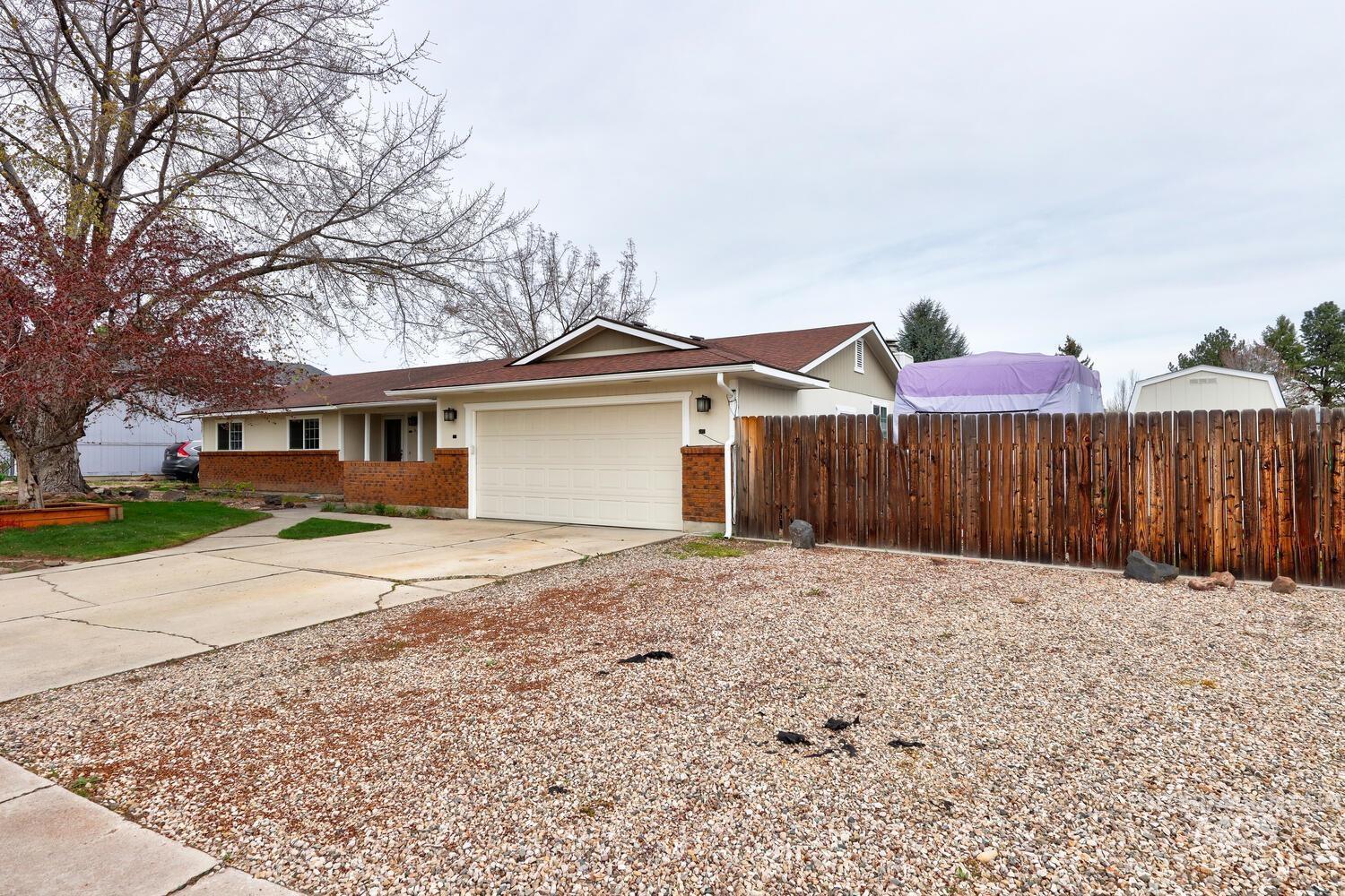 9160 W Austin St, Garden City, Idaho 83714-1508, 4 Bedrooms, 3 Bathrooms, Residential For Sale, Price $465,000,MLS 98979443