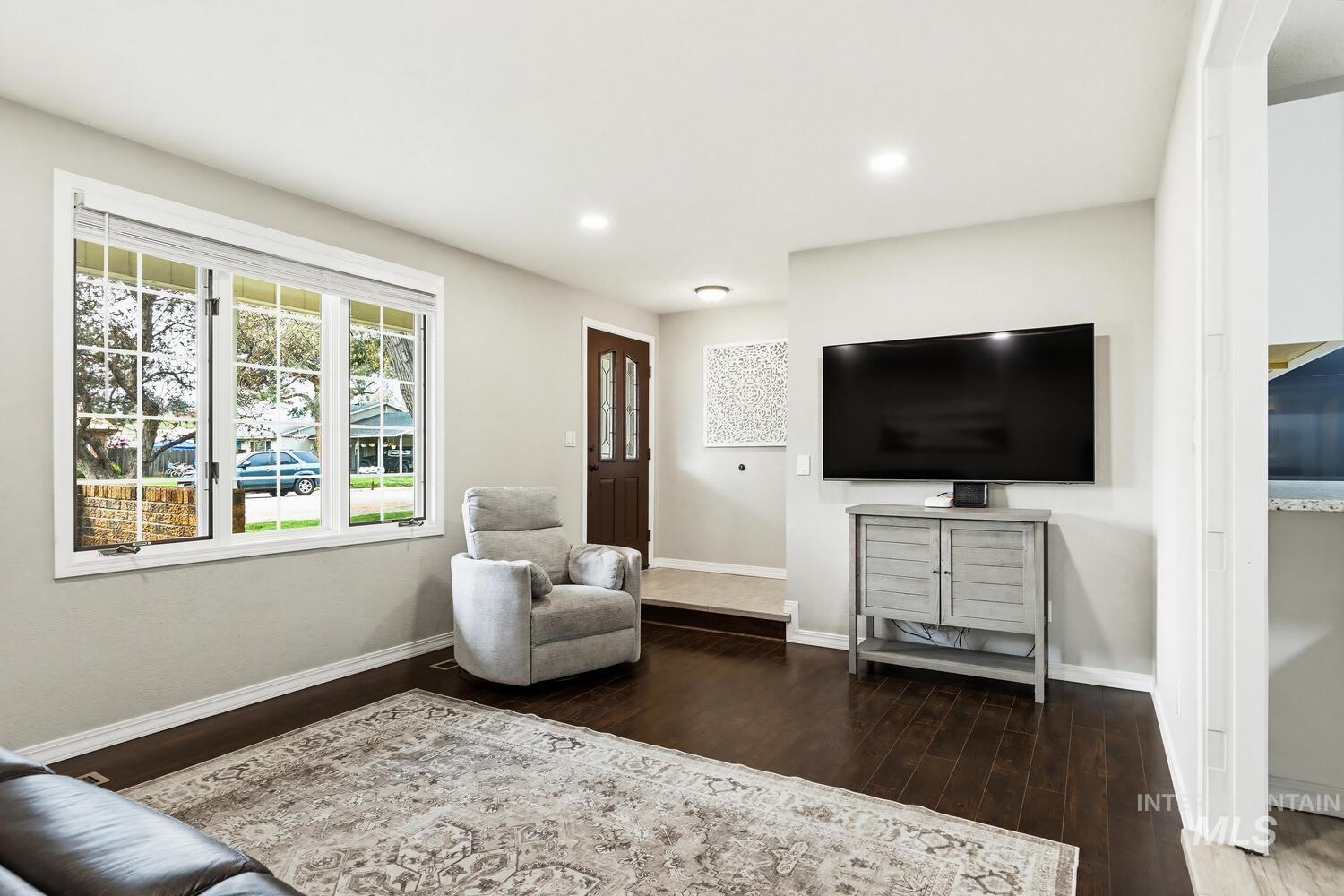 9160 W Austin St, Garden City, Idaho 83714-1508, 4 Bedrooms, 3 Bathrooms, Residential For Sale, Price $465,000,MLS 98979443