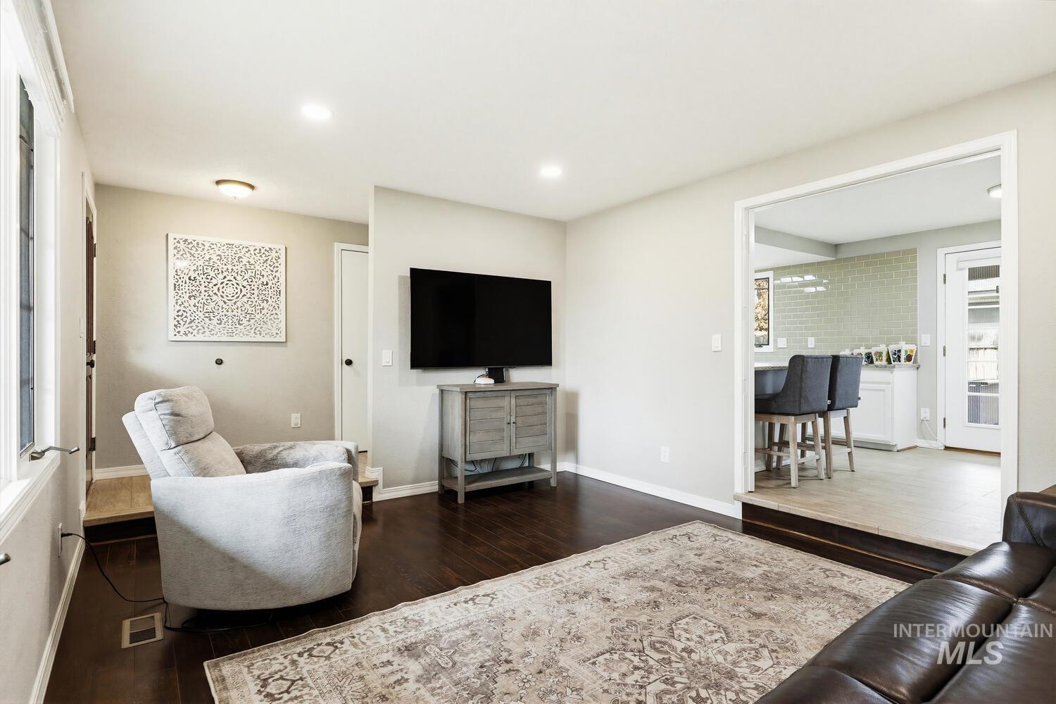 9160 W Austin St, Garden City, Idaho 83714-1508, 4 Bedrooms, 3 Bathrooms, Residential For Sale, Price $465,000,MLS 98979443