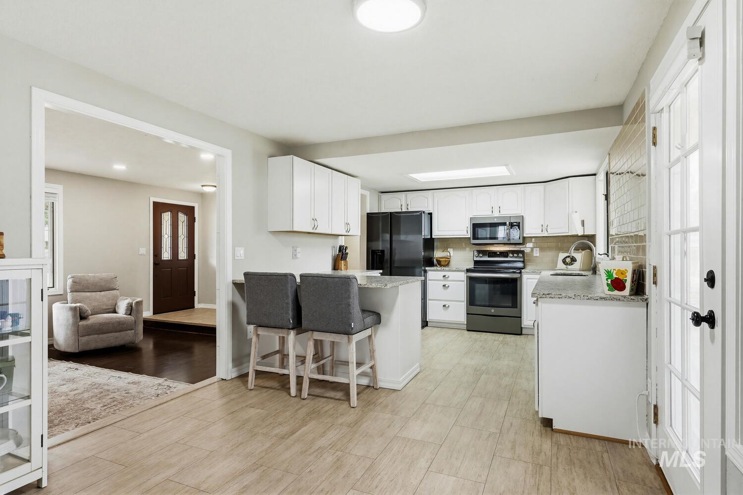 9160 W Austin St, Garden City, Idaho 83714-1508, 4 Bedrooms, 3 Bathrooms, Residential For Sale, Price $465,000,MLS 98979443