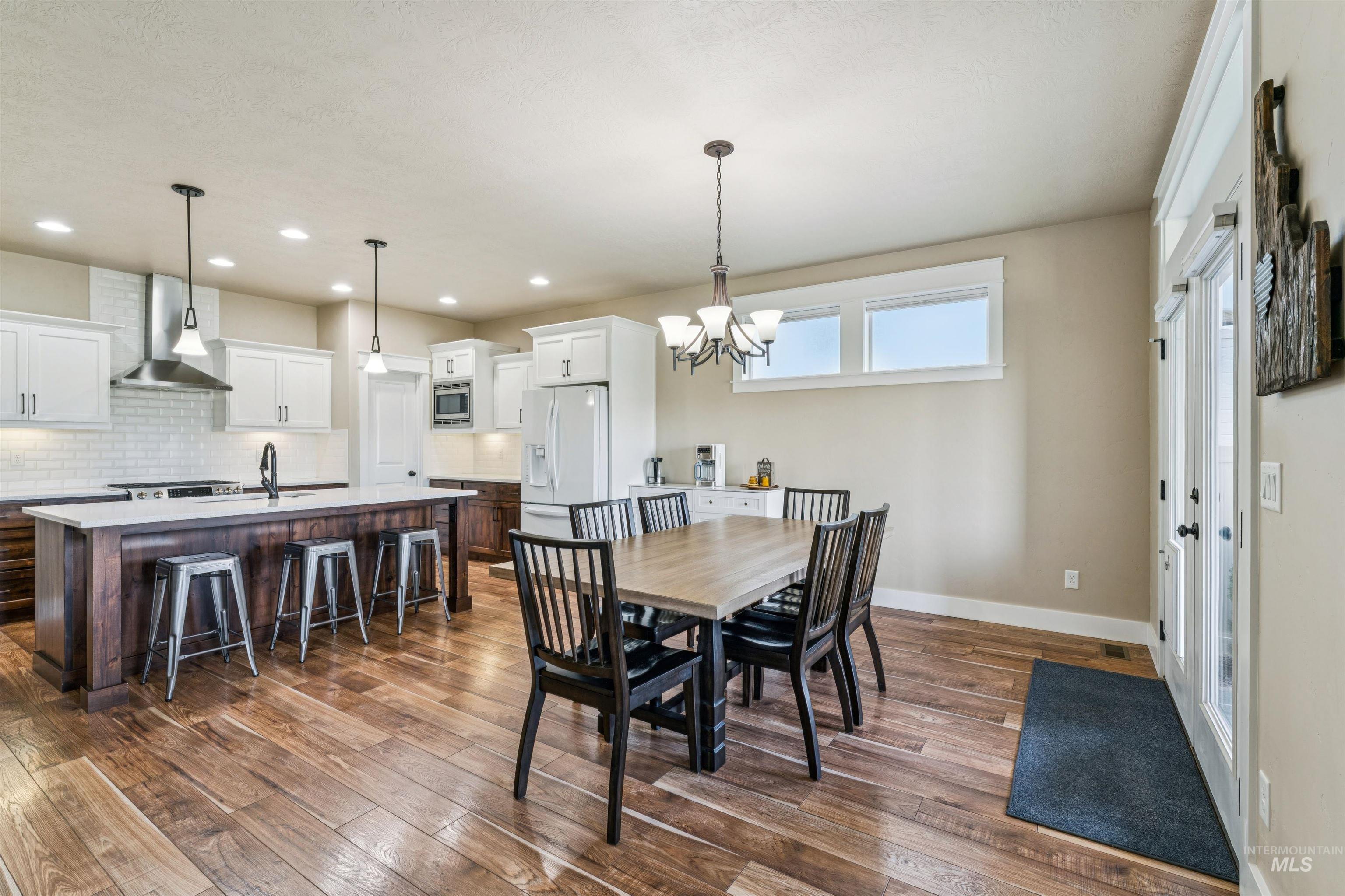 2545 E Taormina Dr, Meridian, Idaho 83642, 5 Bedrooms, 2.5 Bathrooms, Residential For Sale, Price $789,900,MLS 98979445