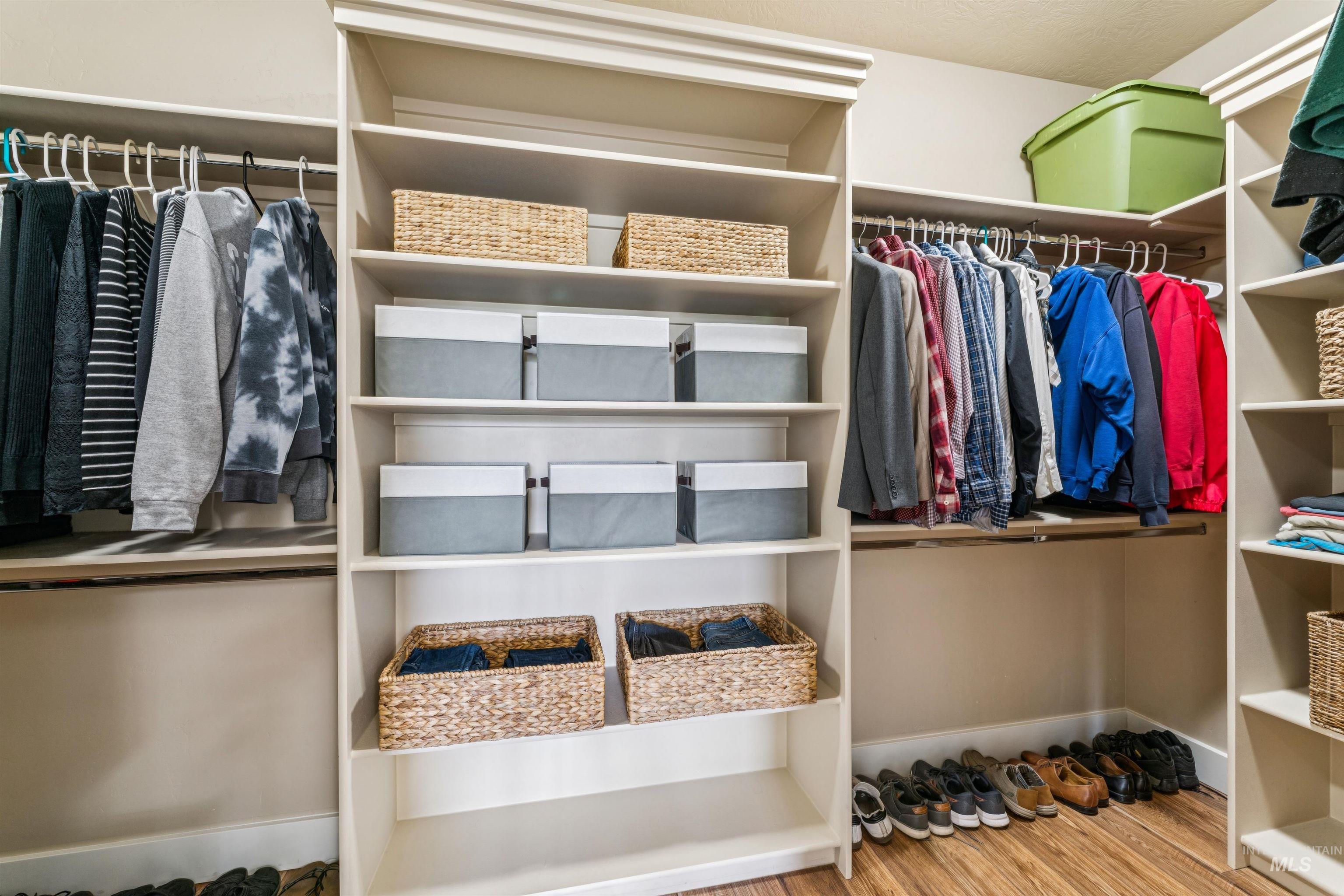 2545 E Taormina Dr, Meridian, Idaho 83642, 5 Bedrooms, 2.5 Bathrooms, Residential For Sale, Price $789,900,MLS 98979445