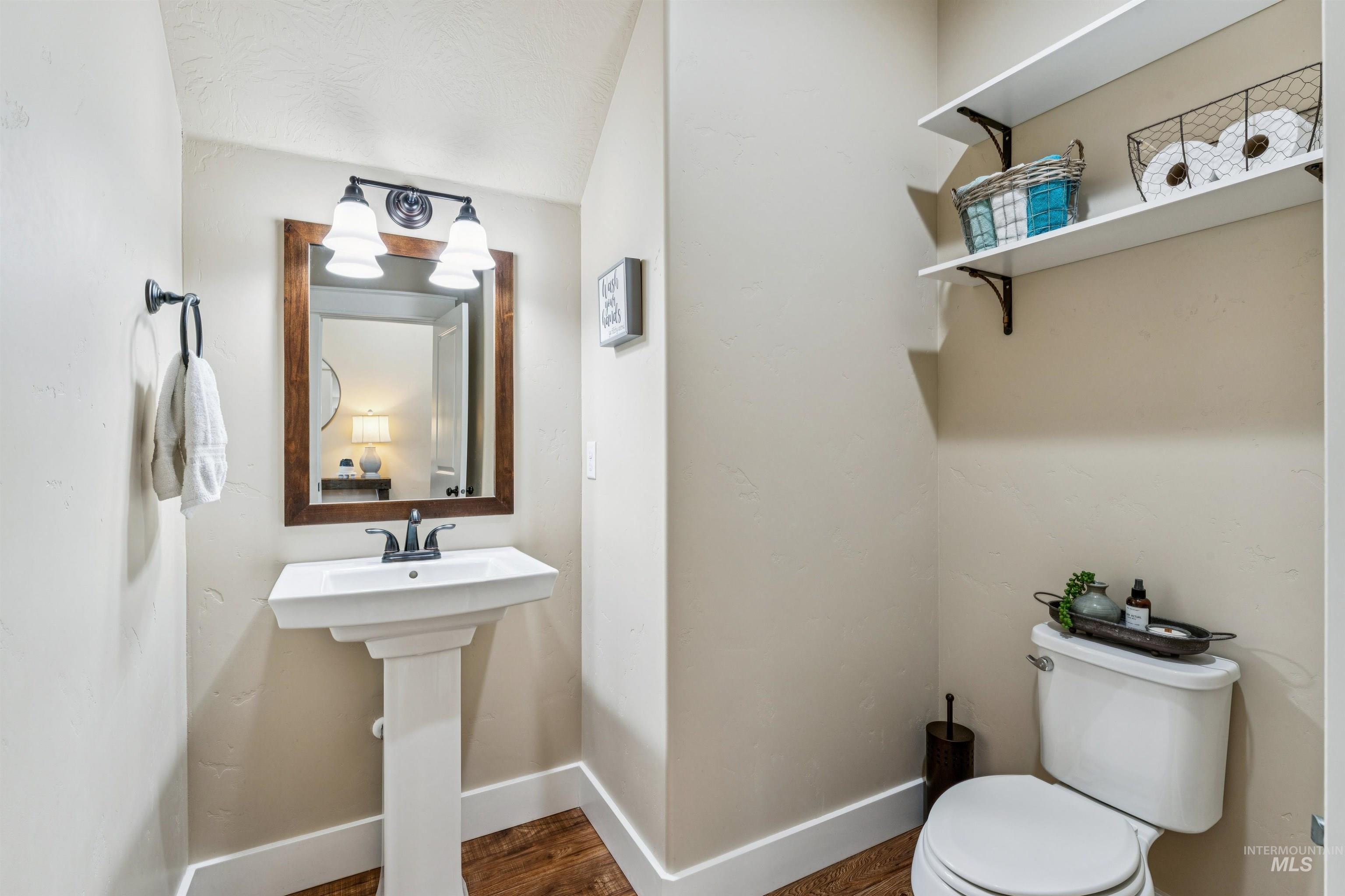 2545 E Taormina Dr, Meridian, Idaho 83642, 5 Bedrooms, 2.5 Bathrooms, Residential For Sale, Price $789,900,MLS 98979445