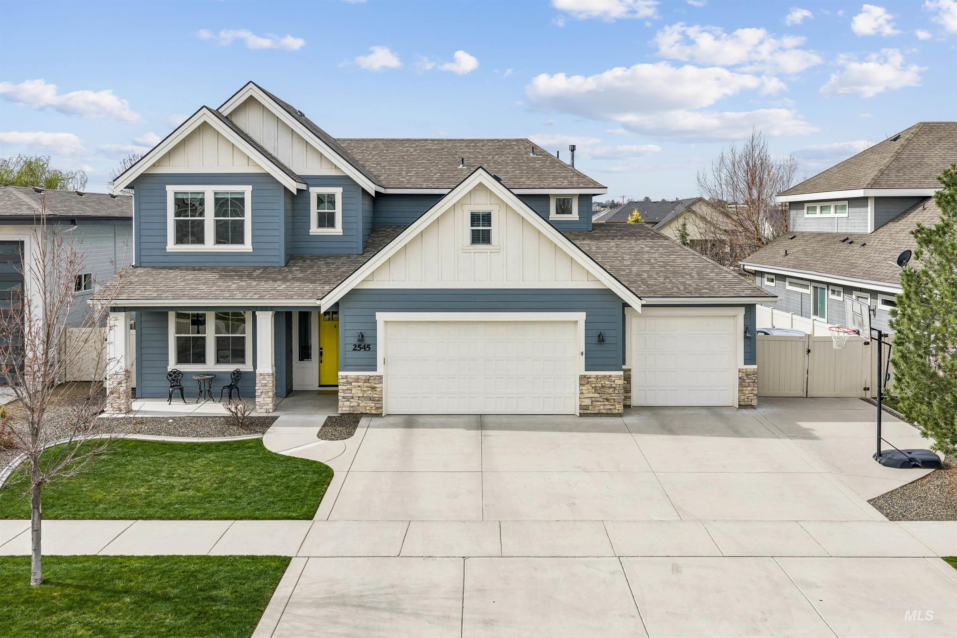 2545 E Taormina Dr, Meridian, Idaho 83642, 5 Bedrooms, 2.5 Bathrooms, Residential For Sale, Price $789,900,MLS 98979445