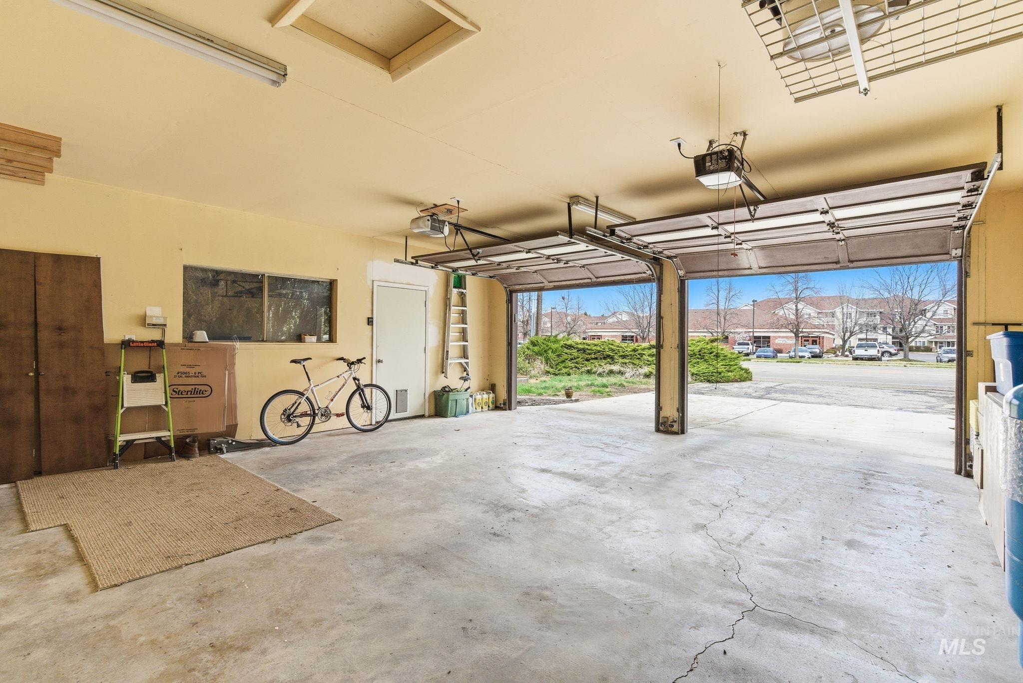 12055 W Mcmillan Rd, Boise, Idaho 83713, 3 Bedrooms, 2 Bathrooms, Residential For Sale, Price $799,000,MLS 98979447