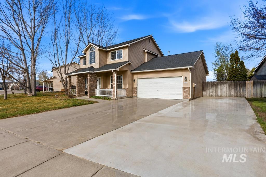 650 Teton Dr., Mountain Home, Idaho 83647, 3 Bedrooms, 2.5 Bathrooms, Residential For Sale, Price $359,900,MLS 98979449