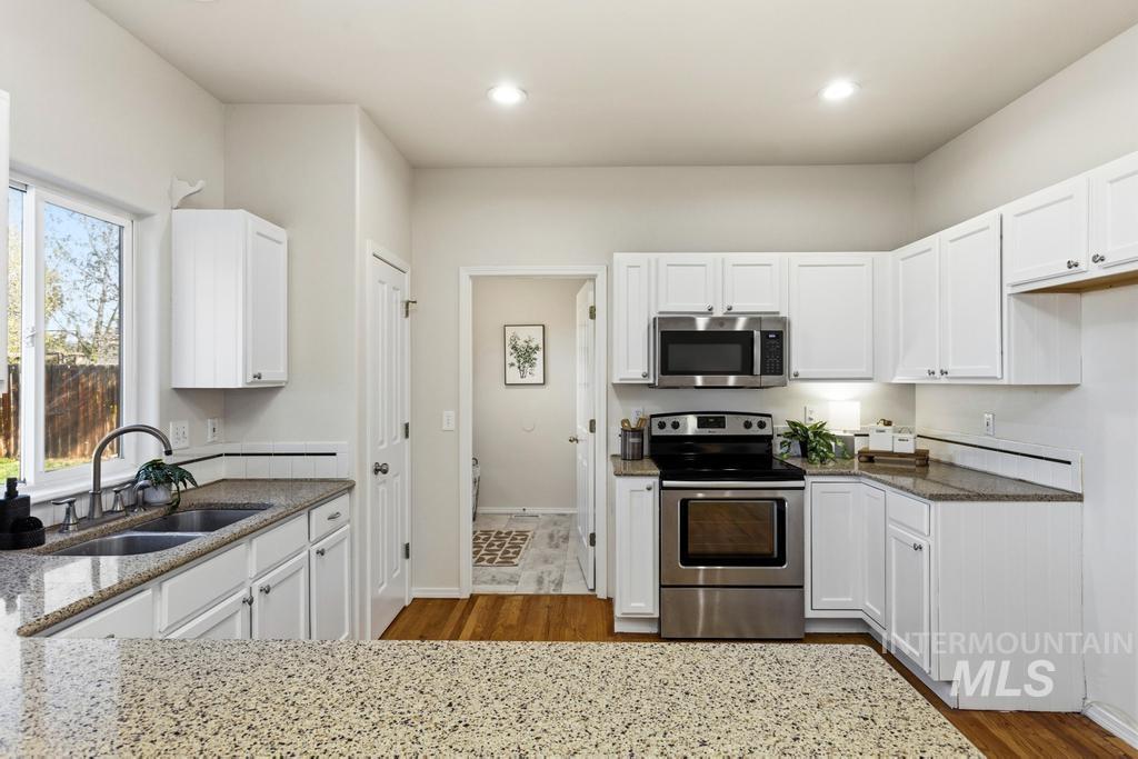 650 Teton Dr., Mountain Home, Idaho 83647, 3 Bedrooms, 2.5 Bathrooms, Residential For Sale, Price $359,900,MLS 98979449