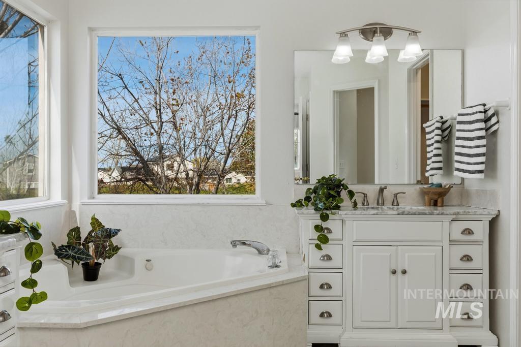 650 Teton Dr., Mountain Home, Idaho 83647, 3 Bedrooms, 2.5 Bathrooms, Residential For Sale, Price $359,900,MLS 98979449