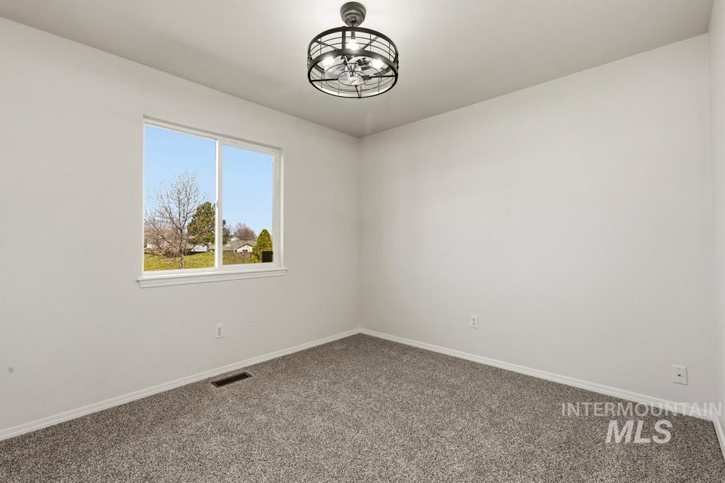 650 Teton Dr., Mountain Home, Idaho 83647, 3 Bedrooms, 2.5 Bathrooms, Residential For Sale, Price $359,900,MLS 98979449