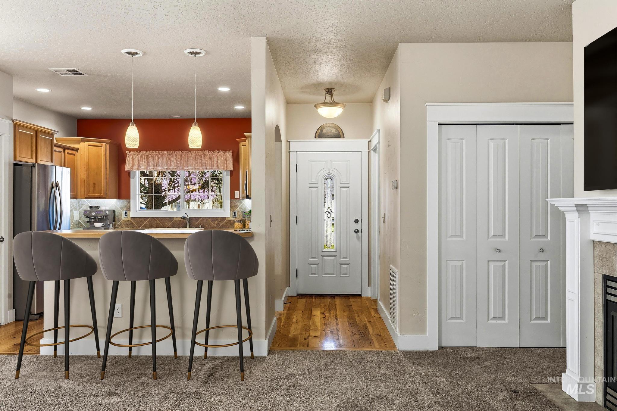 6213 W Geneva St, Boise, Idaho 83703, 3 Bedrooms, 2 Bathrooms, Residential For Sale, Price $450,000,MLS 98979450