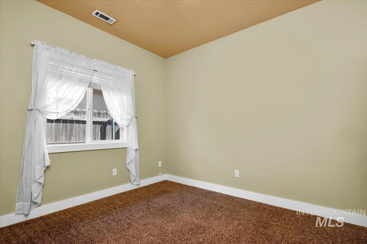 6213 W Geneva St, Boise, Idaho 83703, 3 Bedrooms, 2 Bathrooms, Residential For Sale, Price $450,000,MLS 98979450