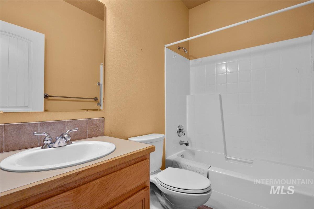 6213 W Geneva St, Boise, Idaho 83703, 3 Bedrooms, 2 Bathrooms, Residential For Sale, Price $450,000,MLS 98979450