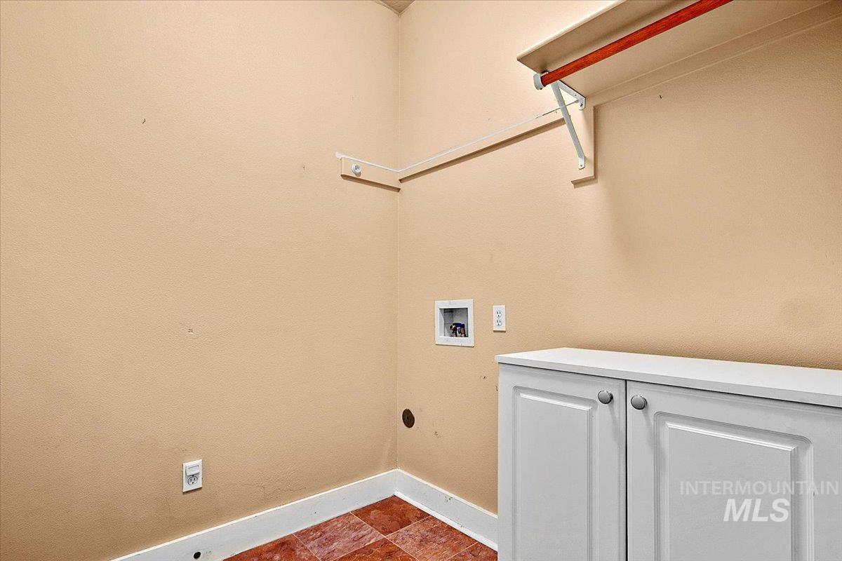 6213 W Geneva St, Boise, Idaho 83703, 3 Bedrooms, 2 Bathrooms, Residential For Sale, Price $450,000,MLS 98979450